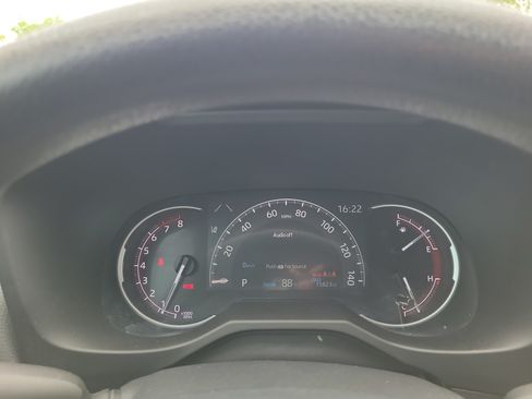 Used 2024 Toyota RAV4 LE FWD image 24