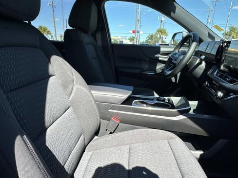 Used 2026 Chevrolet Equinox LT image 11