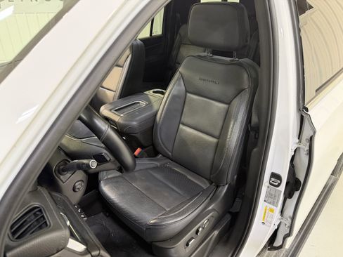Used 2023 GMC Yukon XL Denali AWD/4WD image 11