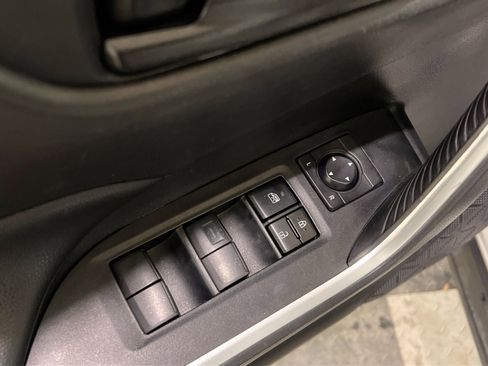 Used 2022 Toyota RAV4 LE image 28