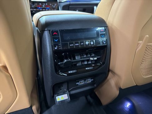 New 2025 Jeep Grand Cherokee L Summit w/ Advanced Protech Group IV image 19