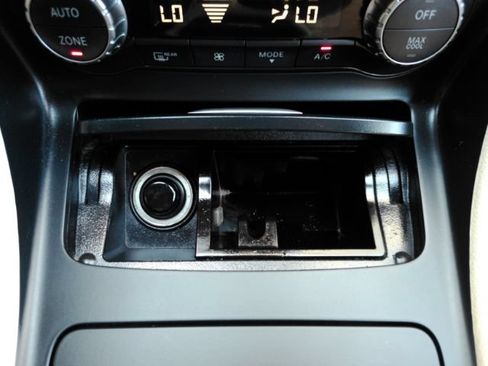 Used 2014 Mercedes-Benz CLA 250 image 45