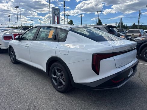 Used 2025 Kia K4 FWD image 8