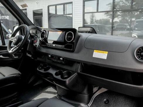 New 2025 Mercedes-Benz Sprinter 2500 image 23