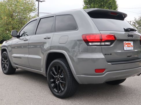 Used 2020 Jeep Grand Cherokee Altitude AWD/4WD image 9