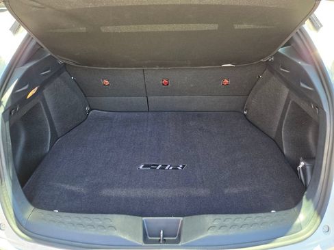 Used 2021 Toyota C-HR LE FWD image 16