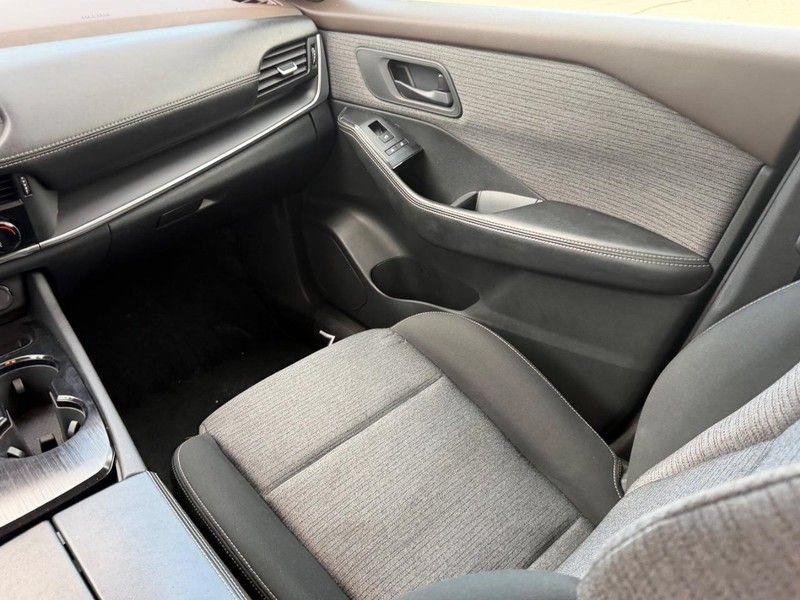Used 2021 Nissan Rogue S FWD image 15