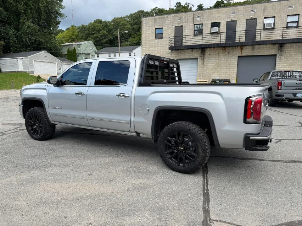 Used 2018 GMC Sierra 1500 SLT w/ SLT Premium Package AWD/4WD image 9