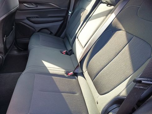 Certified 2024 Jeep Grand Cherokee Laredo X image 21