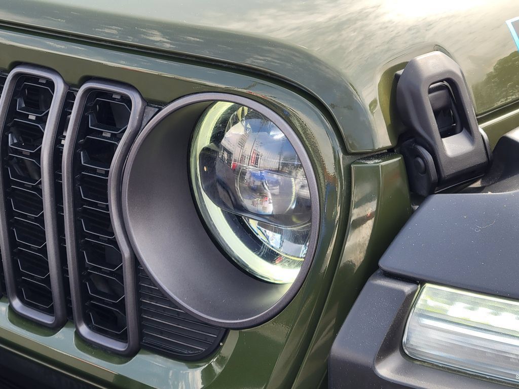 Used 2023 Jeep Wrangler Unlimited Rubicon 4xe AWD/4WD image 26