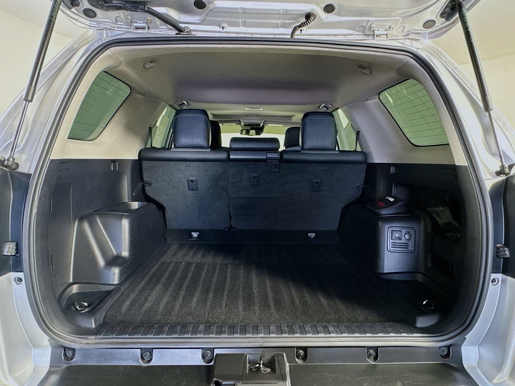 Used 2021 Toyota 4Runner SR5 Premium w/ Moonroof Package RWD image 28