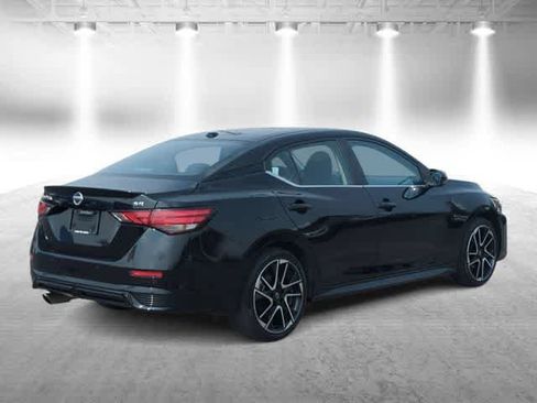 Used 2025 Nissan Sentra SR FWD image 8