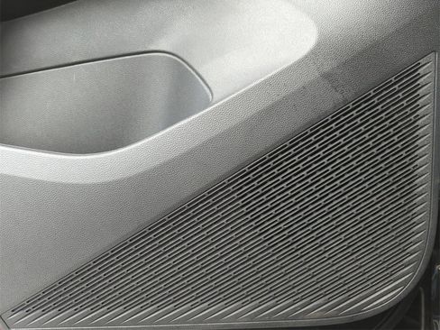 Used 2025 Volkswagen Atlas SE image 26