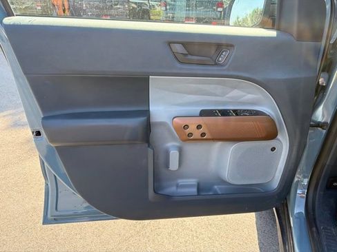 Used 2023 Ford Maverick Lariat w/ Lariat Luxury Package AWD/4WD image 17