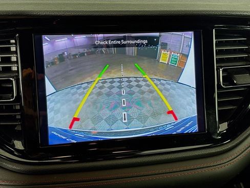 Used 2025 Dodge Durango GT image 18