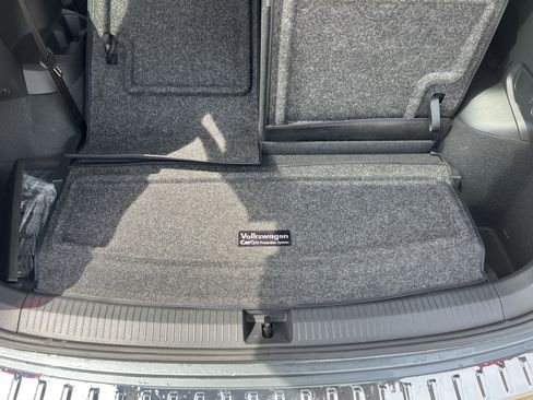 Certified 2024 Volkswagen Tiguan SE w/ Panoramic Sunroof Package FWD image 31