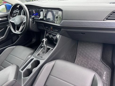 Used 2023 Volkswagen Jetta SE FWD image 18