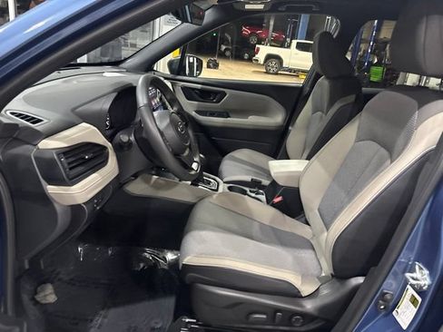 Used 2025 Subaru Forester Premium w/ Convenience Package #1 AWD/4WD image 16