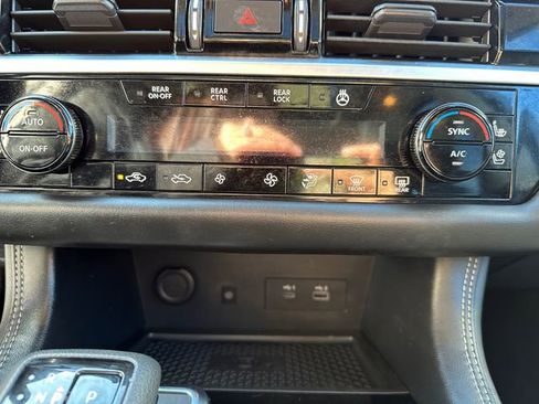 Used 2023 Nissan Pathfinder Platinum w/ Lighting Package (N93) image 35