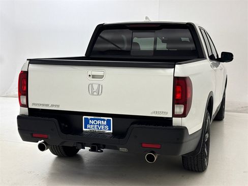 Certified 2022 Honda Ridgeline Black Edition image 10