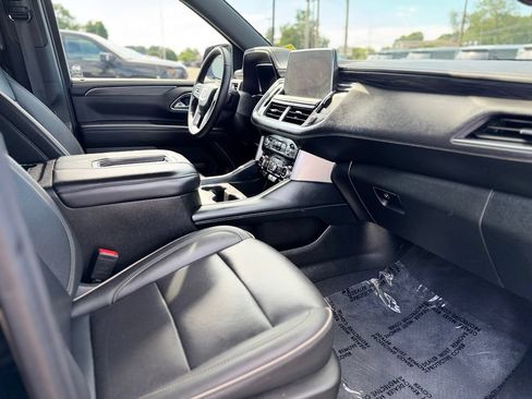 Used 2024 GMC Yukon SLT w/ SLT Luxury Package AWD/4WD image 11