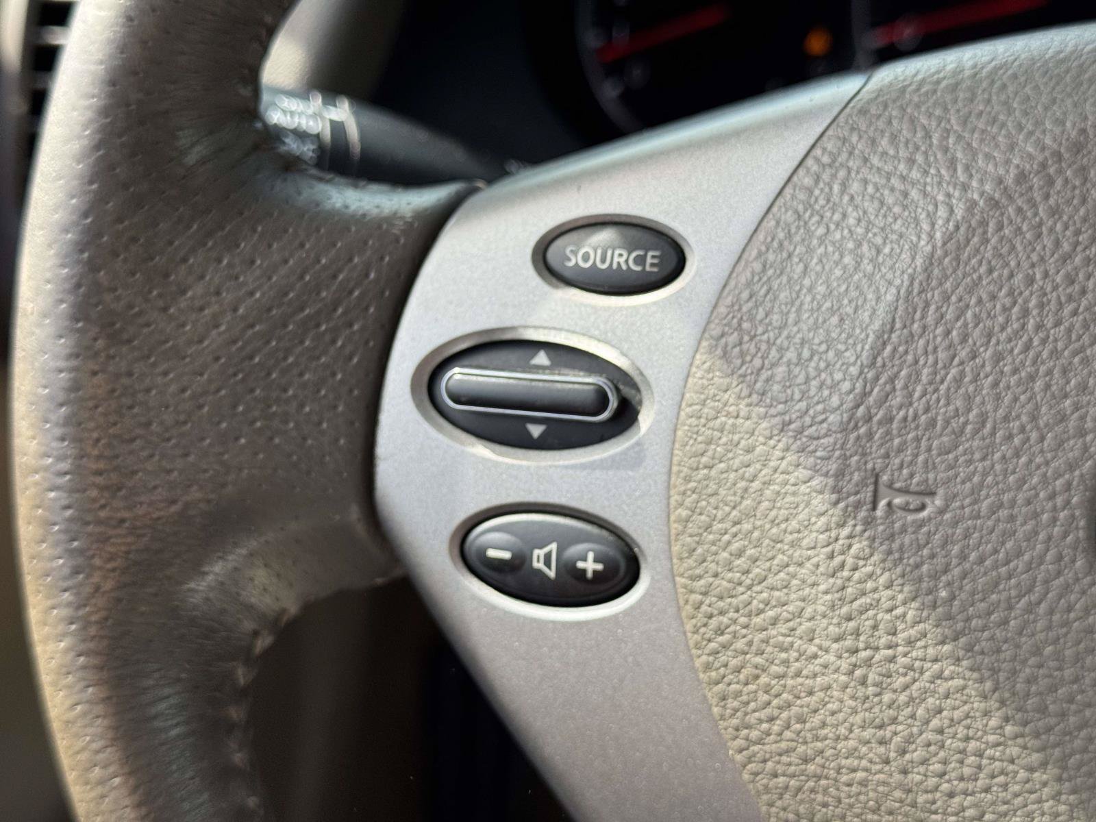 Used 2011 Nissan Altima 2.5 SL w/ 2.5SL Pkg FWD image 19
