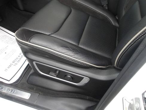 Used 2022 RAM 1500 Laramie w/ Sport Appearance Package AWD/4WD image 12
