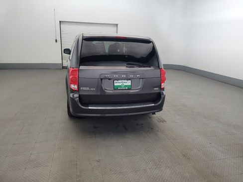 Used 2018 Dodge Grand Caravan SE FWD image 6