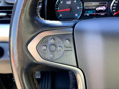 Used 2019 Chevrolet Suburban LT AWD/4WD image 23