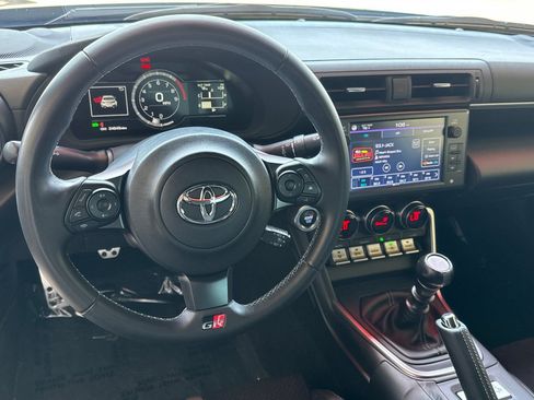Used 2024 Toyota GR86 Premium RWD image 18
