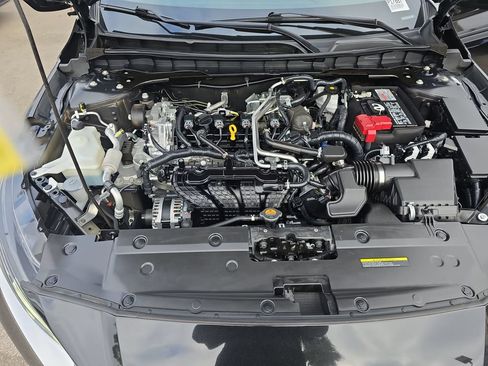 Used 2025 Nissan Altima 2.5 SV FWD image 19