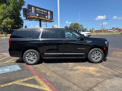 Used 2021 GMC Yukon XL Denali RWD image 5