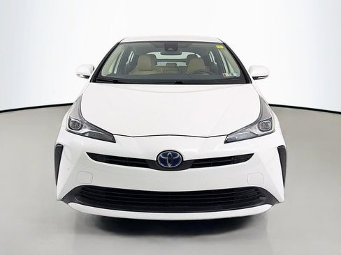 Used 2020 Toyota Prius LE FWD image 2