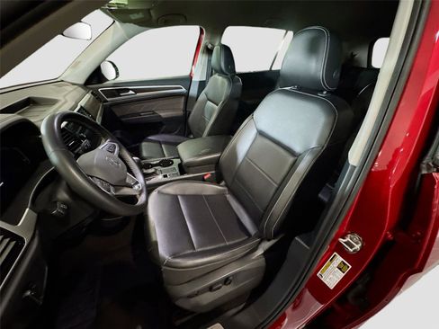 Used 2022 Volkswagen Atlas SE image 2