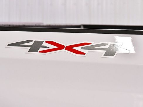 Used 2022 Chevrolet Silverado 1500 LT image 11