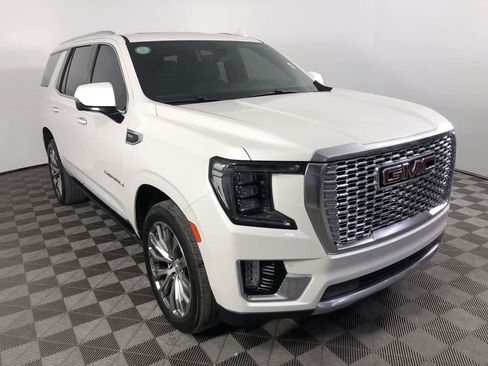 Used 2022 GMC Yukon Denali w/ Denali Premium Package image 2