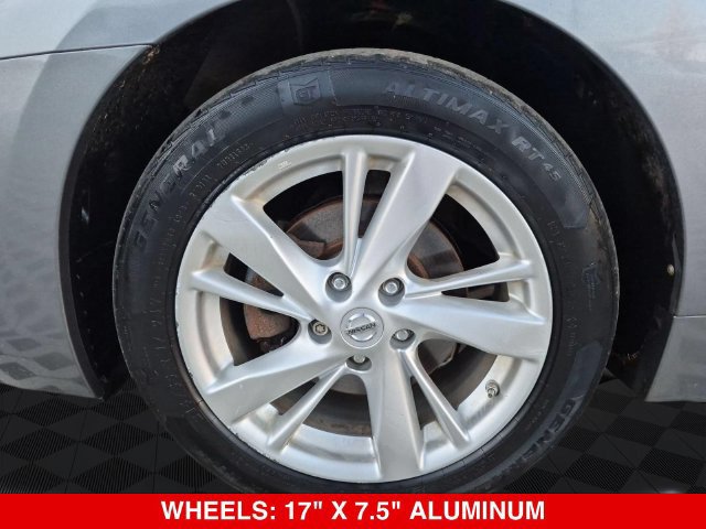 Used 2014 Nissan Altima 2.5 SL w/ Moonroof Package FWD image 9
