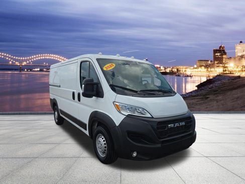 Used 2025 RAM ProMaster 2500 w/ Convenience Group FWD image 4