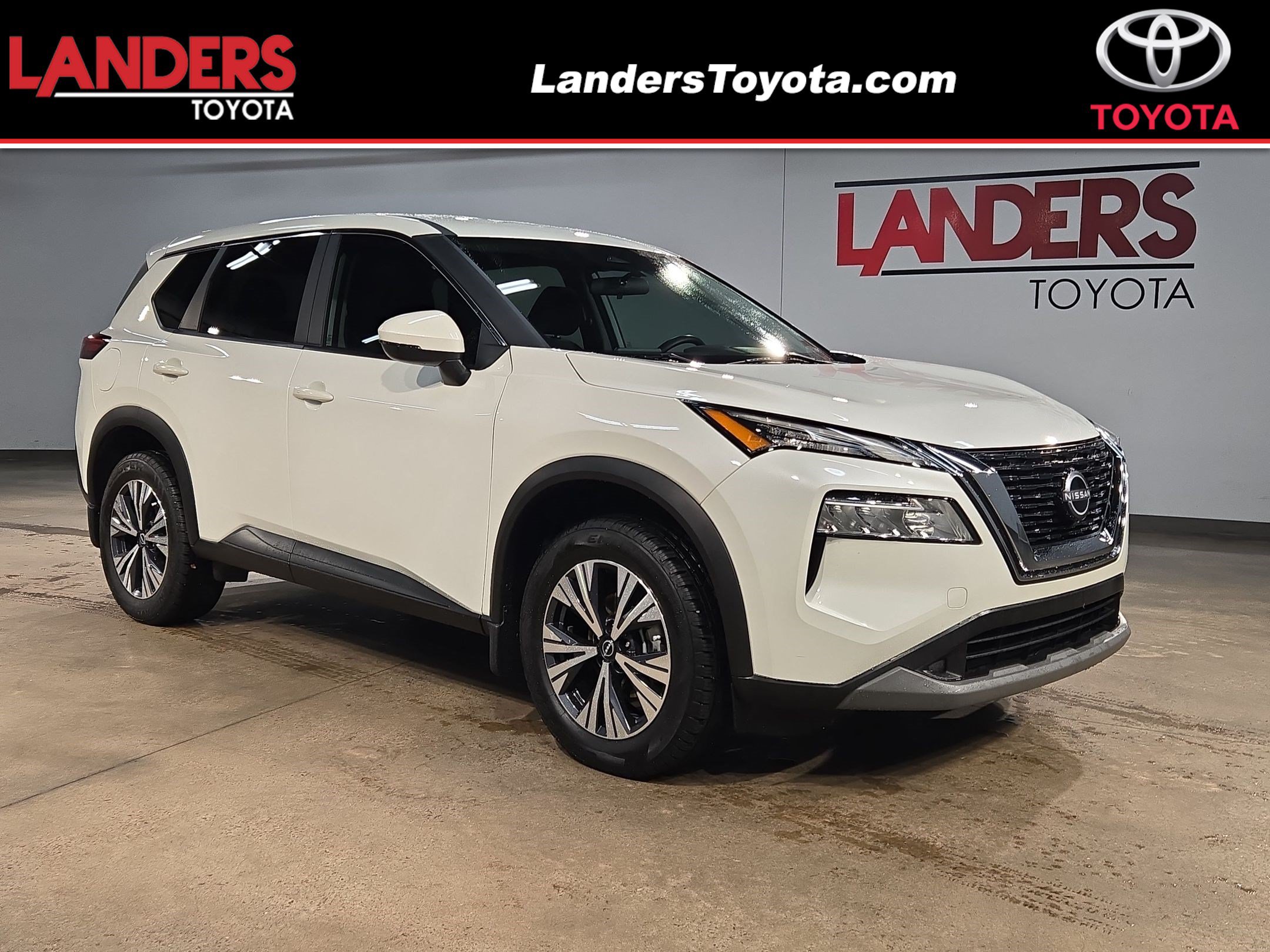 Used 2023 Nissan Rogue SV FWD image 1