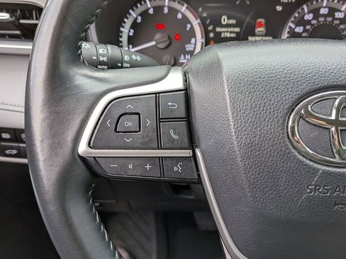 Used 2023 Toyota Highlander LE FWD image 15