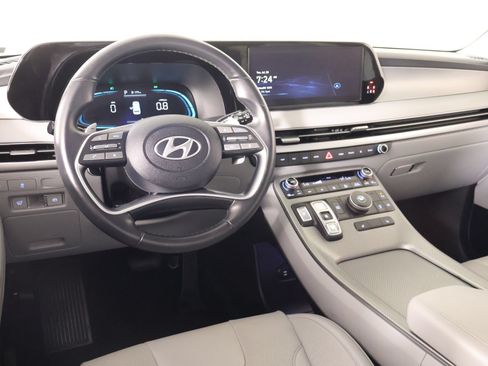 Used 2025 Hyundai Palisade SEL FWD image 2