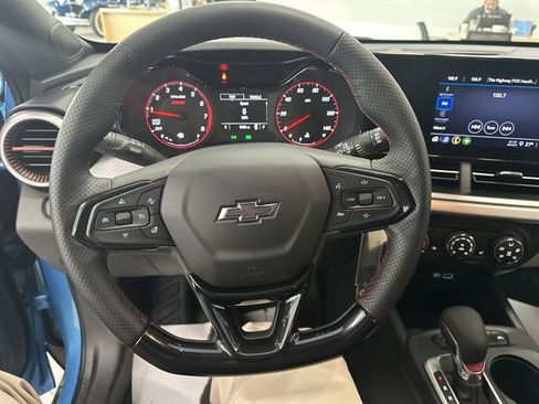 Used 2025 Chevrolet Trax RS w/ Driver Confidence Package image 14