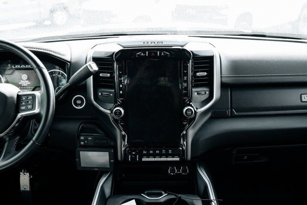 Used 2022 RAM 3500 Laramie AWD/4WD image 9