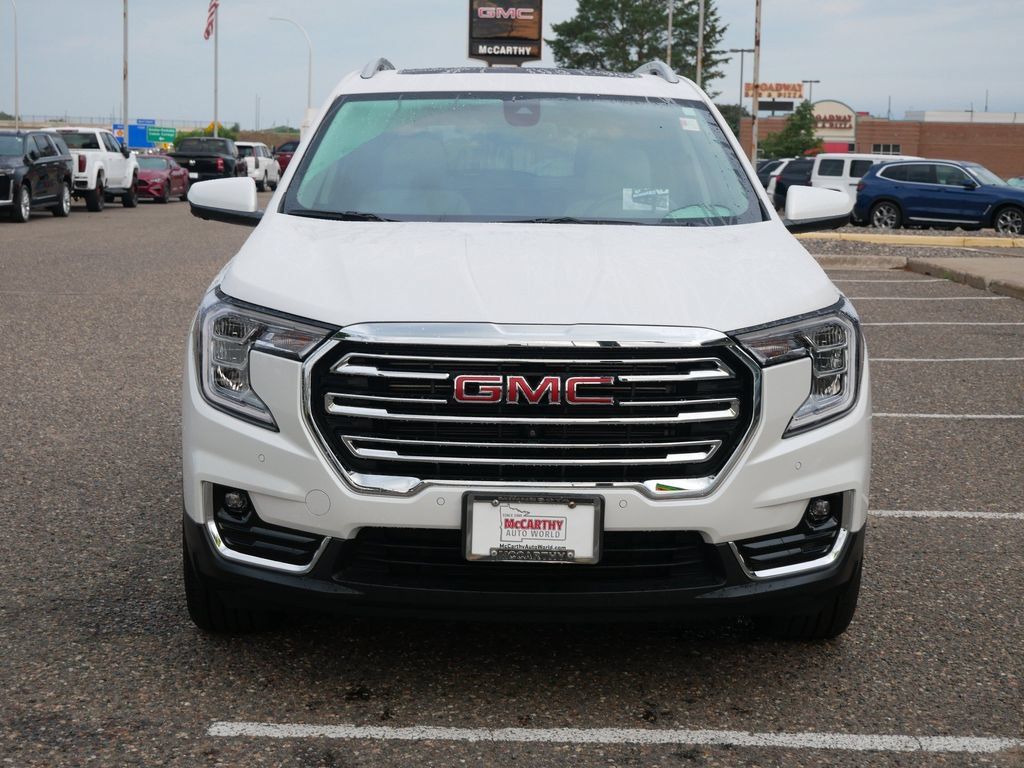 Used 2023 GMC Terrain SLT w/ Infotainment Package II AWD/4WD image 4