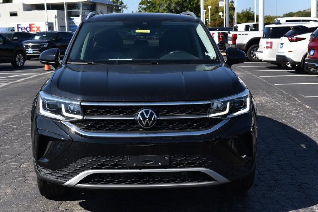 Used 2024 Volkswagen Taos SEL AWD/4WD image 4
