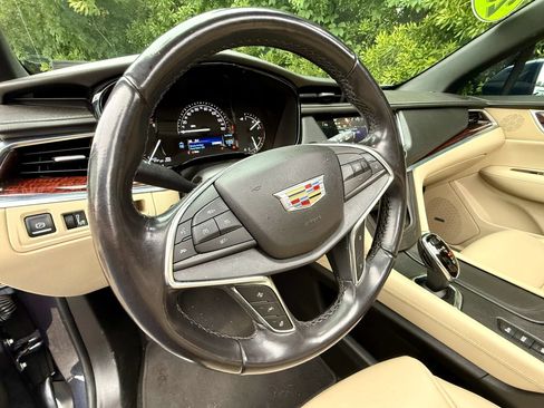 Used 2018 Cadillac XT5 Premium Luxury AWD/4WD image 25