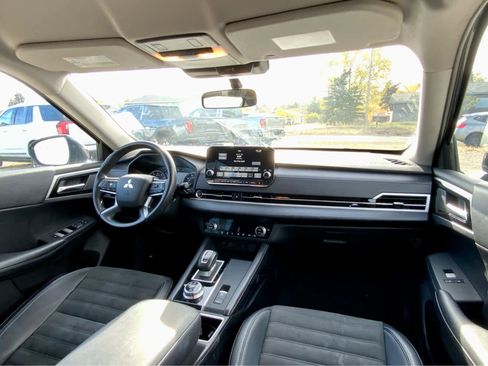 Used 2024 Mitsubishi Outlander SE image 33