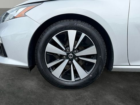 Used 2019 Nissan Altima 2.5 SL FWD image 4