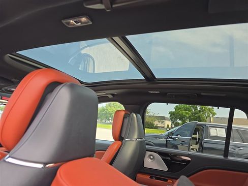 New 2025 Lincoln Aviator Reserve w/ Equipment Group 201A image 32