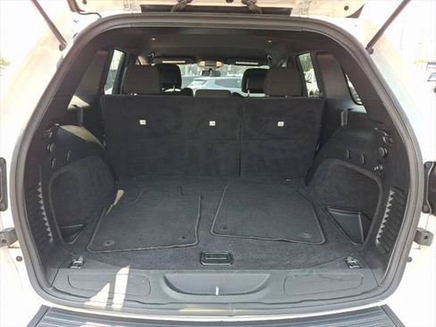 Certified 2021 Jeep Grand Cherokee Laredo AWD/4WD image 18